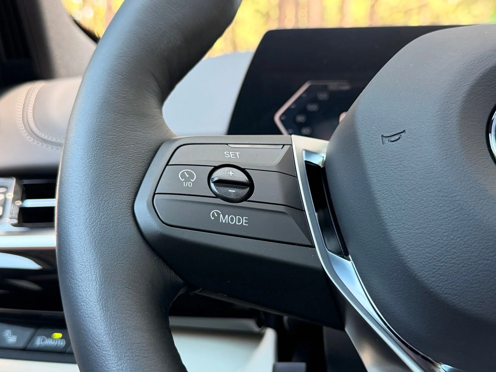 New 2026 Mineral White Metallic BMW xDrive28i image 24
