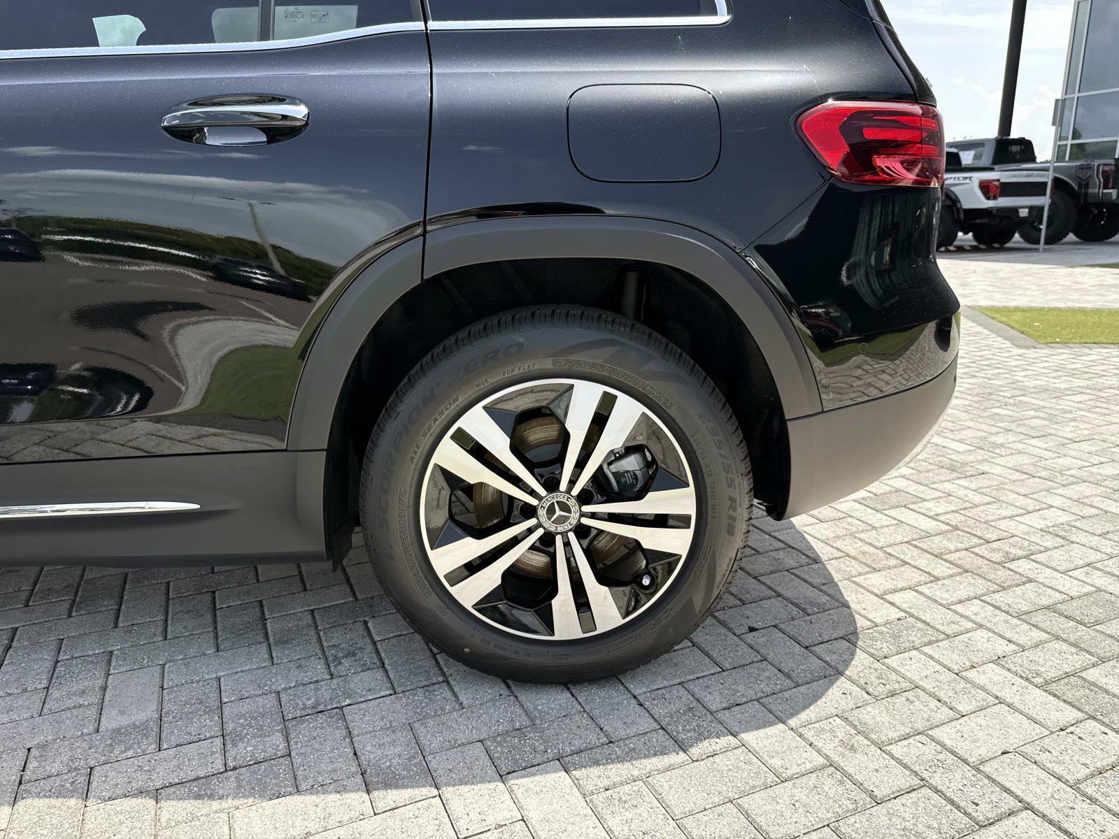 New 2026 Black Mercedes-Benz 250 SUV image 11