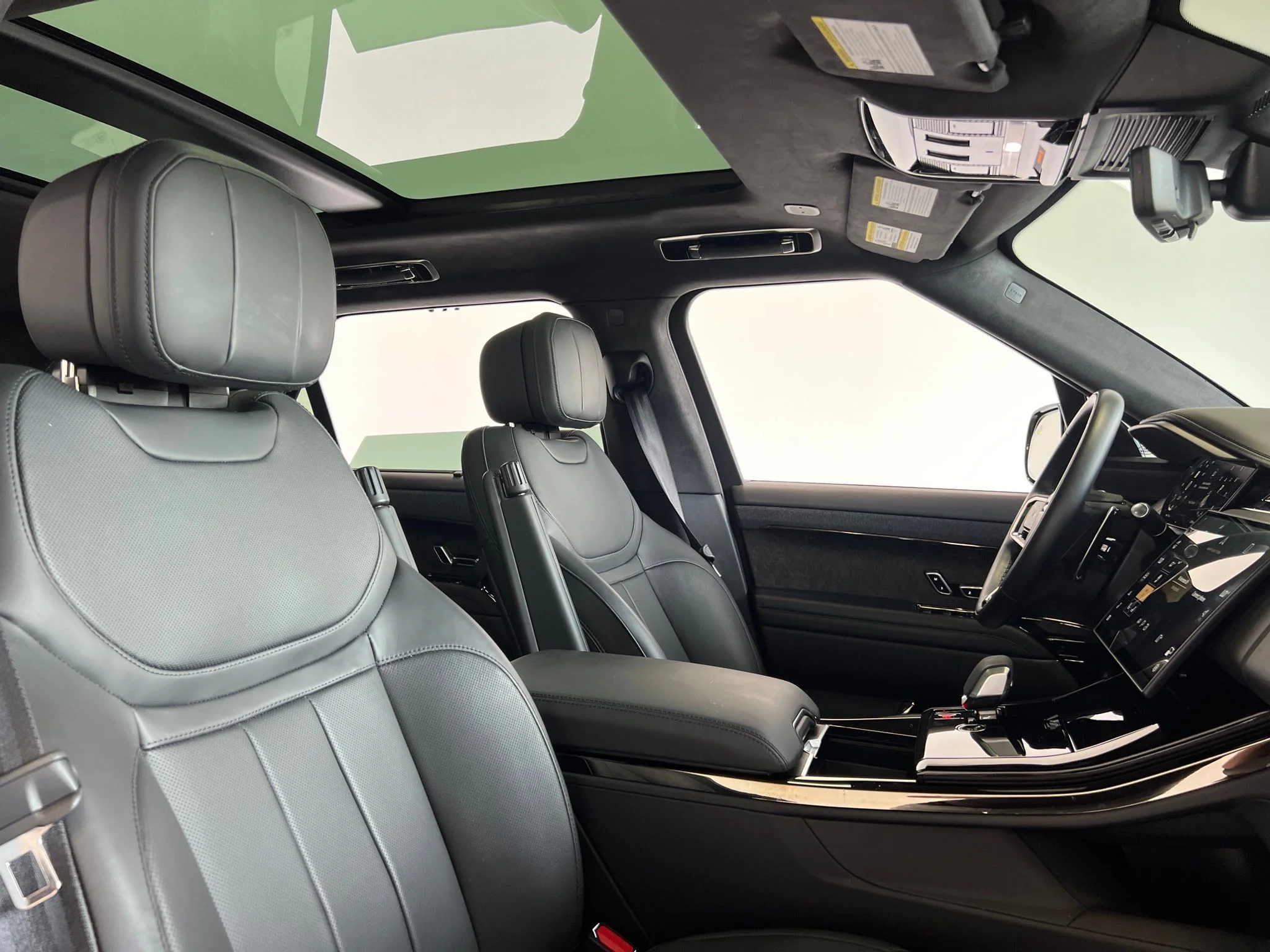 Used 2025 Gray Land Rover Autobiography image 12