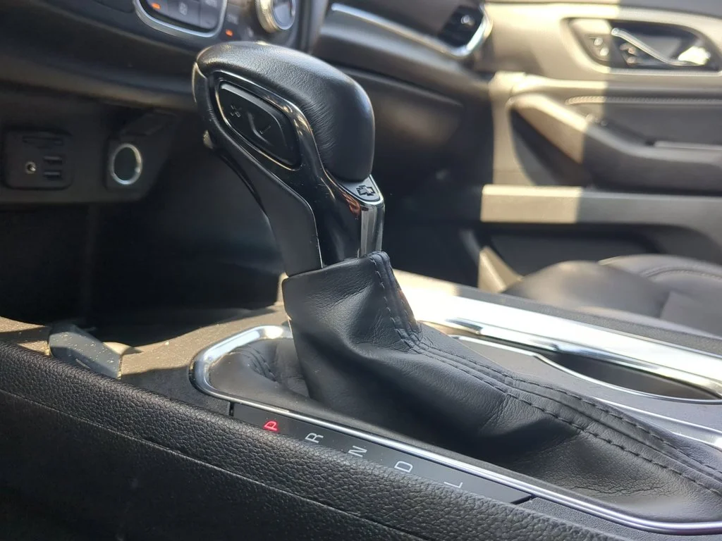 Used 2022 Summit White Chevrolet Premier image 20