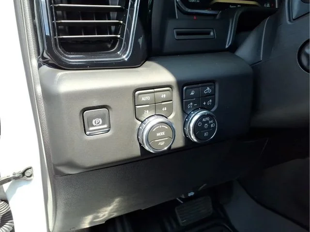 Used 2026 White GMC AT4 image 21