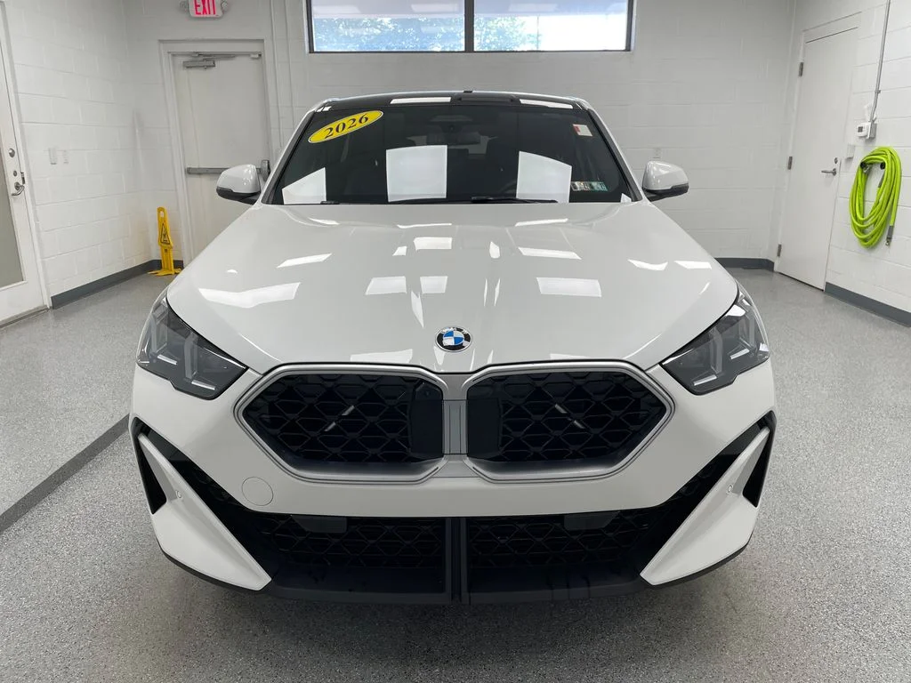 Used 2026 Alpine White BMW xDrive28i image 2