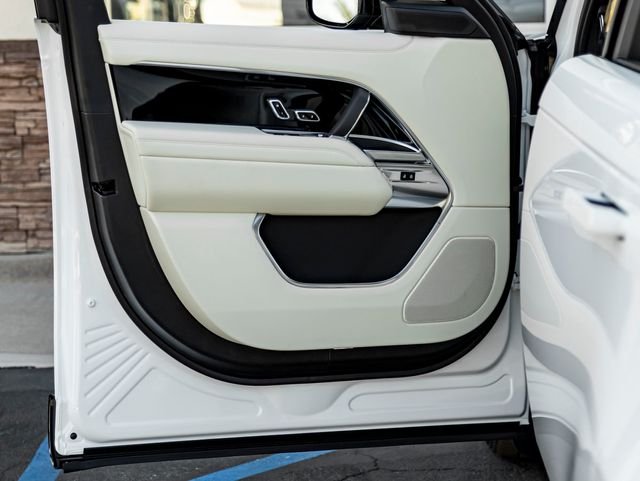 New 2026 Fuji White Land Rover SE image 12