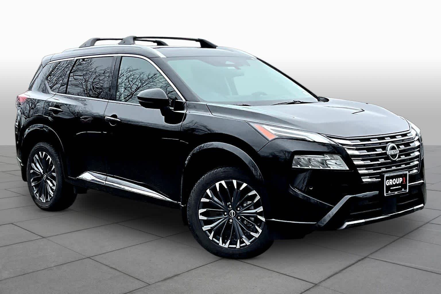 Used 2025 Super Black Nissan Platinum image 6