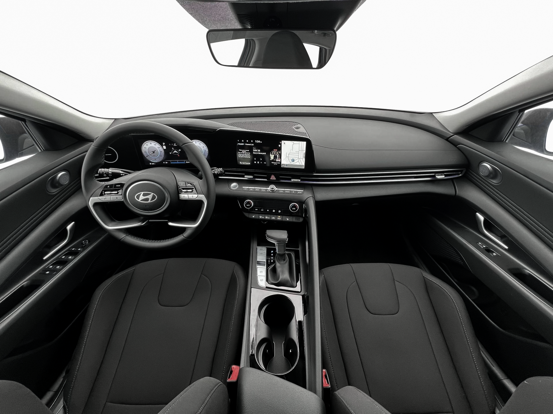 2025 Hyundai Elantra SEL - Photo 13