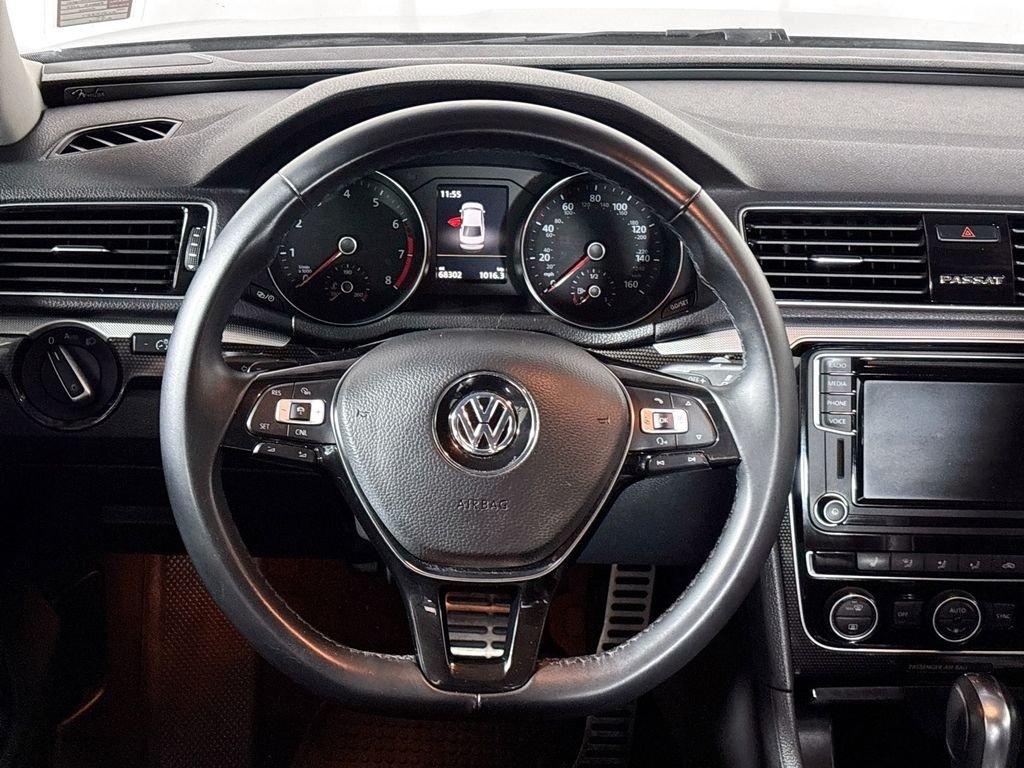 Used 2019 Platinum Gray Metallic Volkswagen 2.0T SE R-Line image 13