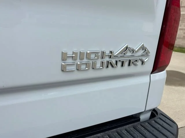 New 2026 Polar White Tricoat Chevrolet High Country image 15