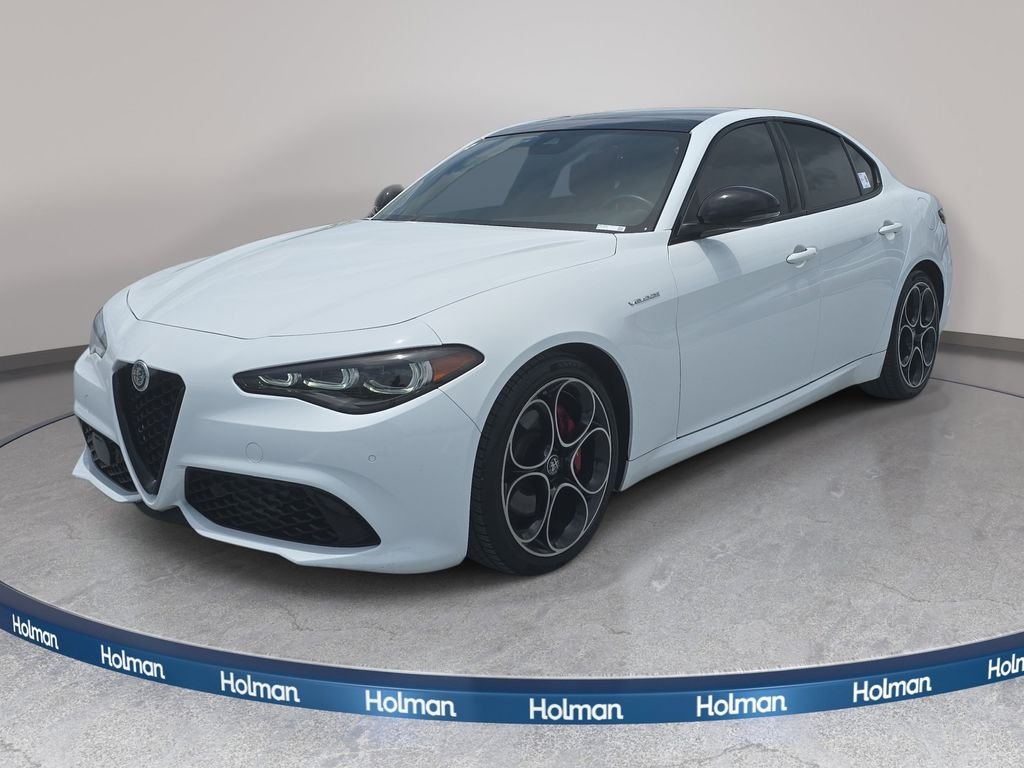 Used 2024 White Alfa Romeo Veloce image 1