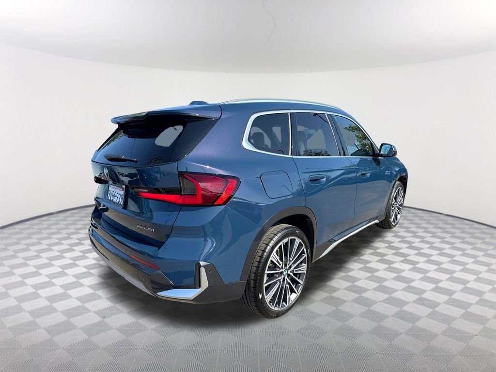 Used 2026 Night Dusk Blue Metallic BMW xDrive28i image 4