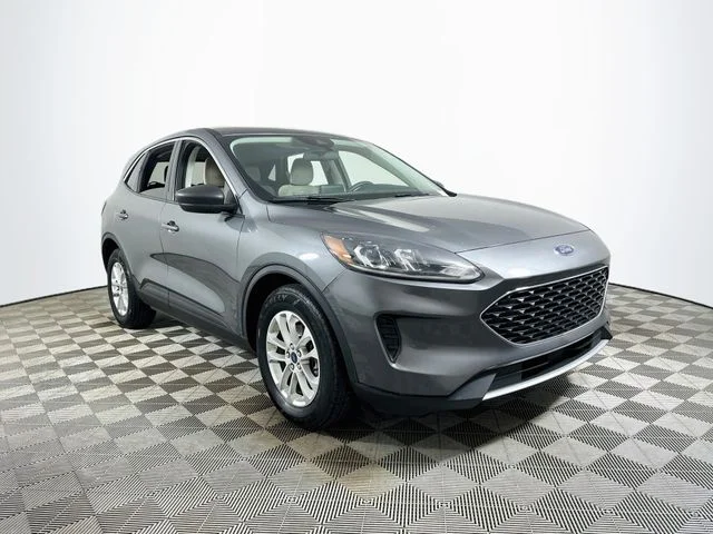 Pre-Owned 2022 Ford Escape SE