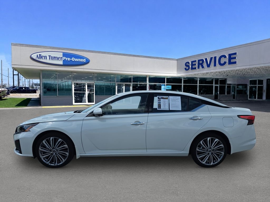 Used 2024 Pearl White Tricoat Nissan 2.5 SL image 5