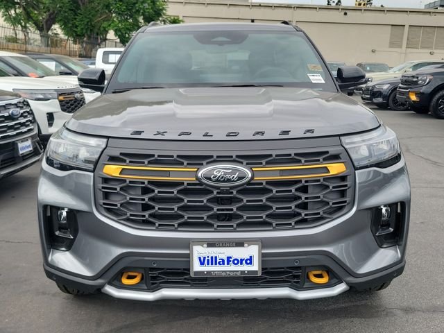 New 2026 Carbonized Gray Metallic Ford Tremor® image 25