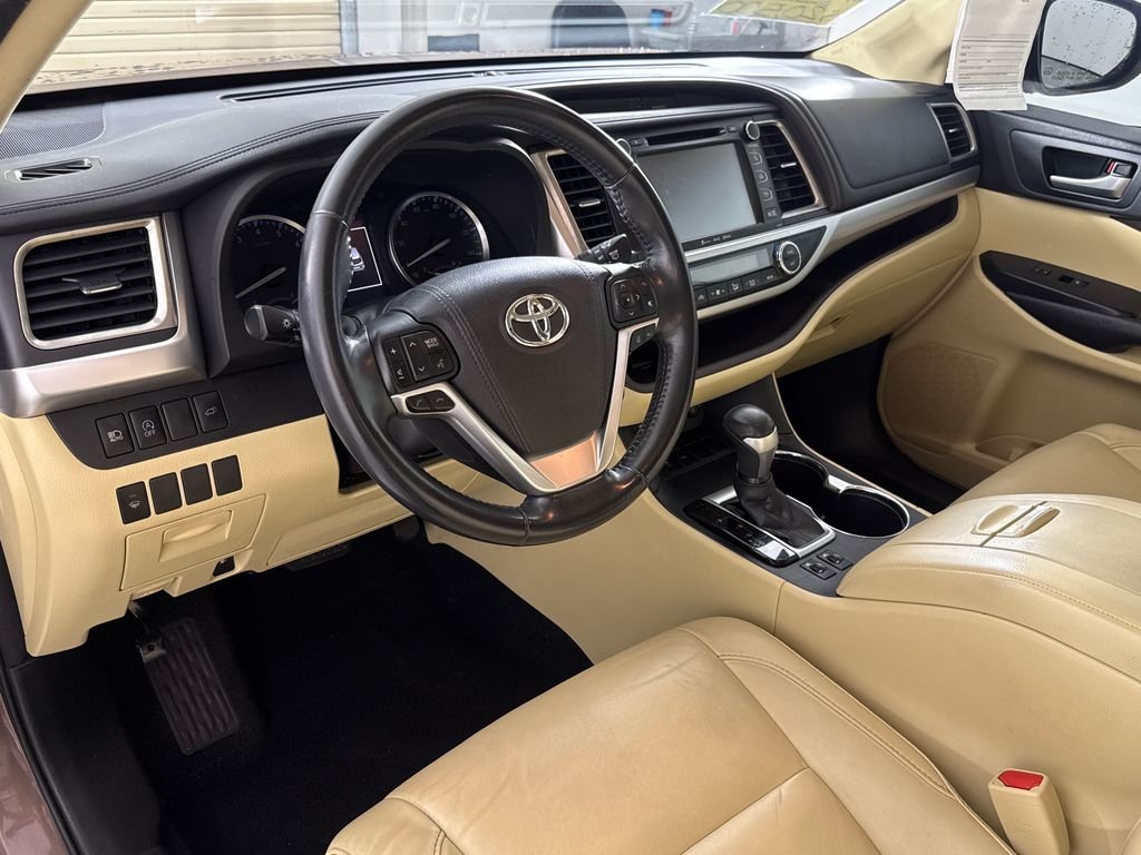 2017 Toyota Highlander XLE - Photo 14