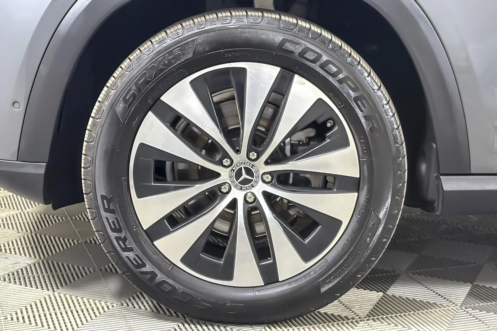 Used 2024 GRAY Mercedes-Benz GLE 350 4MATIC® SUV image 26
