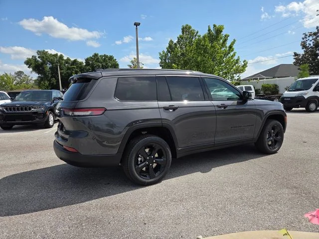 New 2026 Baltic Gray Metallic Clear-Coat Exterior Paint Jeep Limited image 12