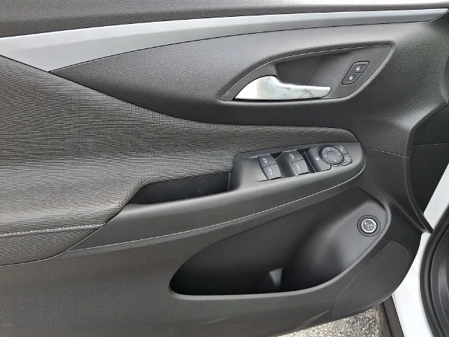 New 2026 Summit White Buick Preferred image 10