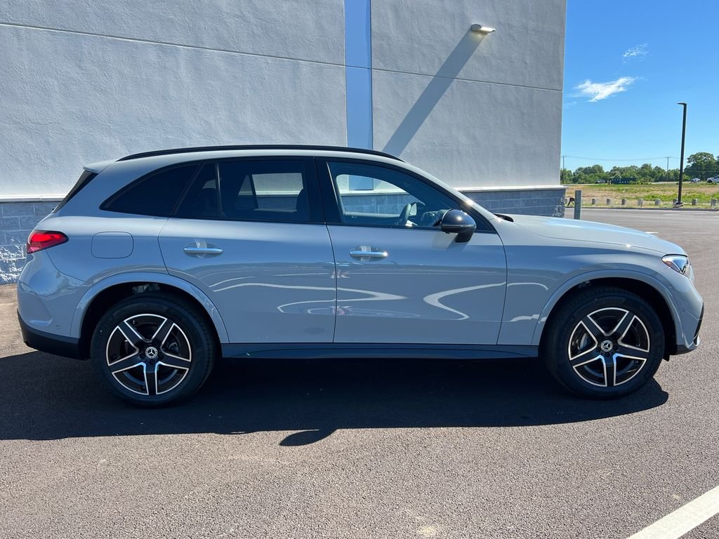 New 2026 MANUFAKTUR Alpine Grey Mercedes-Benz GLC300 image 9