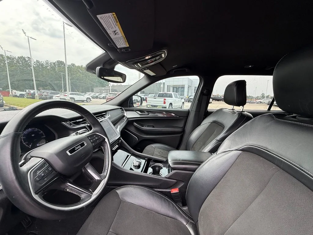Used 2021 Black Jeep Altitude image 20