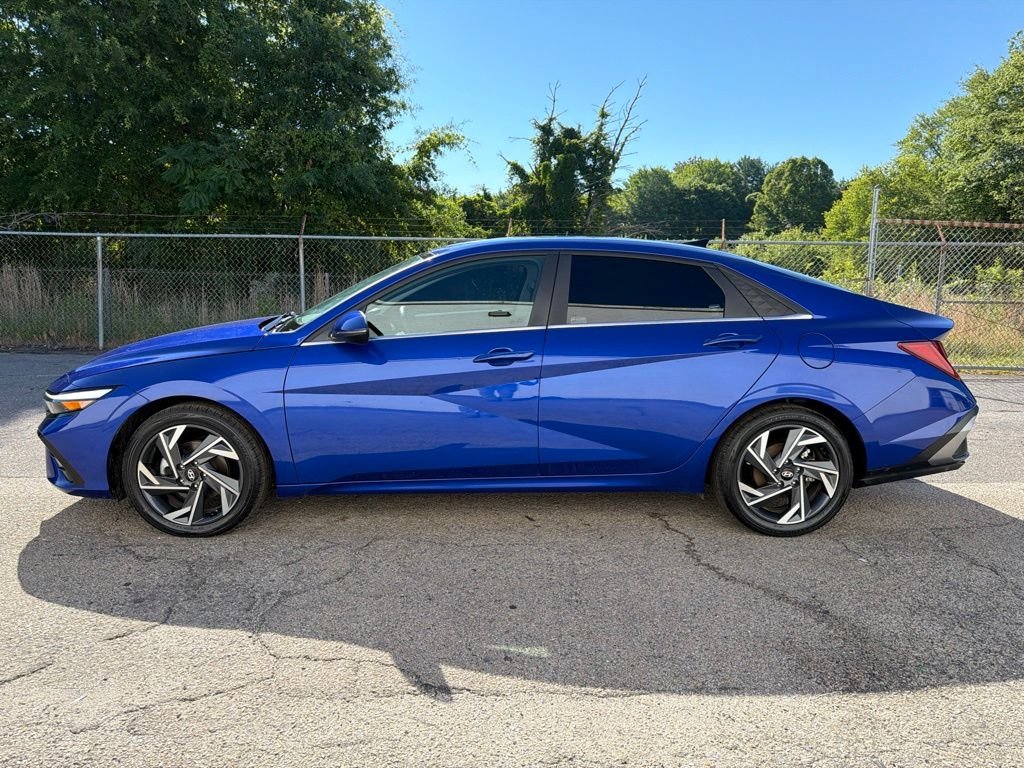 2024 Hyundai Elantra Limited - Photo 6