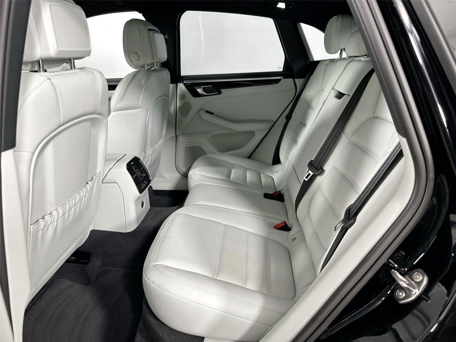 2024 Porsche Macan Base - Photo 19