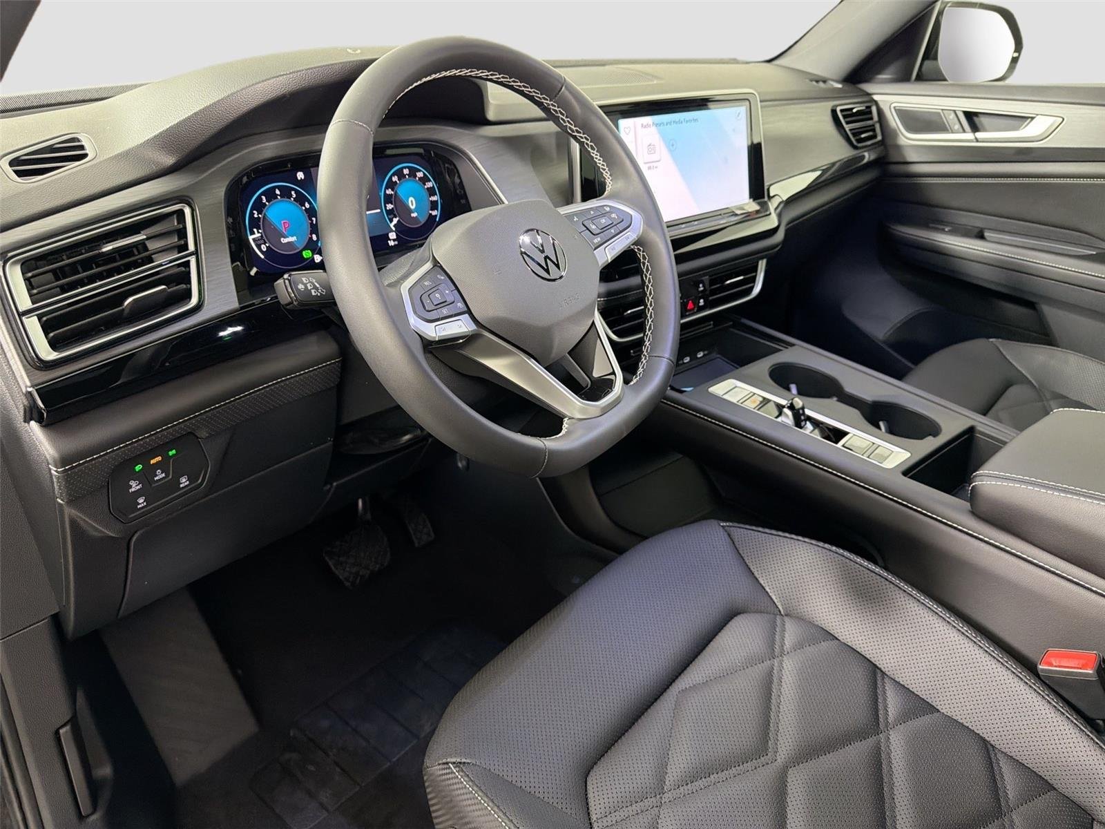 New 2026 Deep Black Pearl Volkswagen 2.0T SE image 9