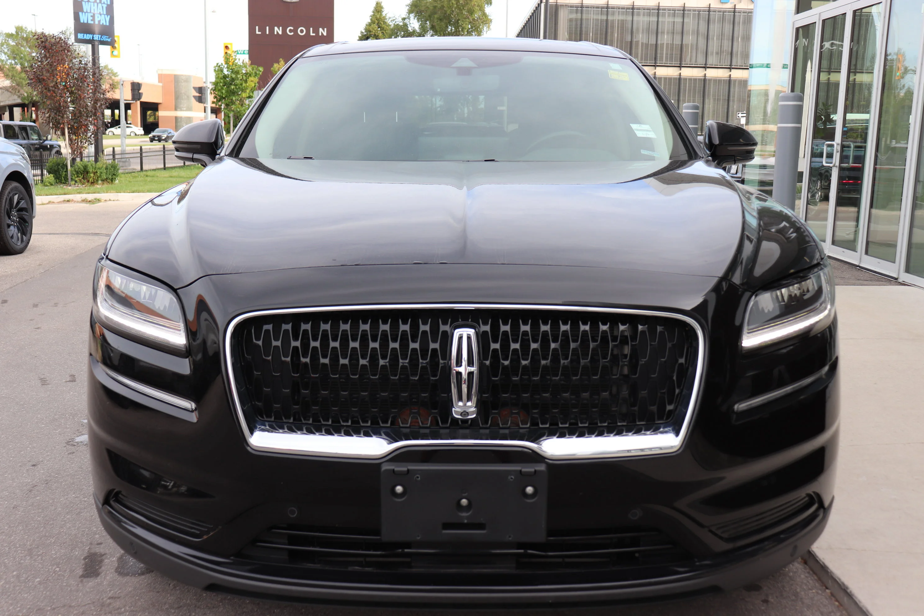Used 2023 Black Lincoln Reserve image 2