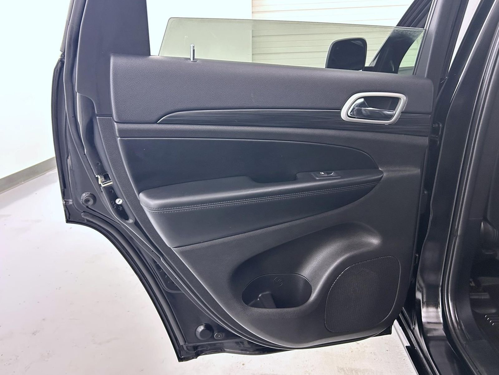 Used 2020 Black Jeep Altitude image 20