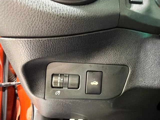 Used 2015  Scion NA image 7