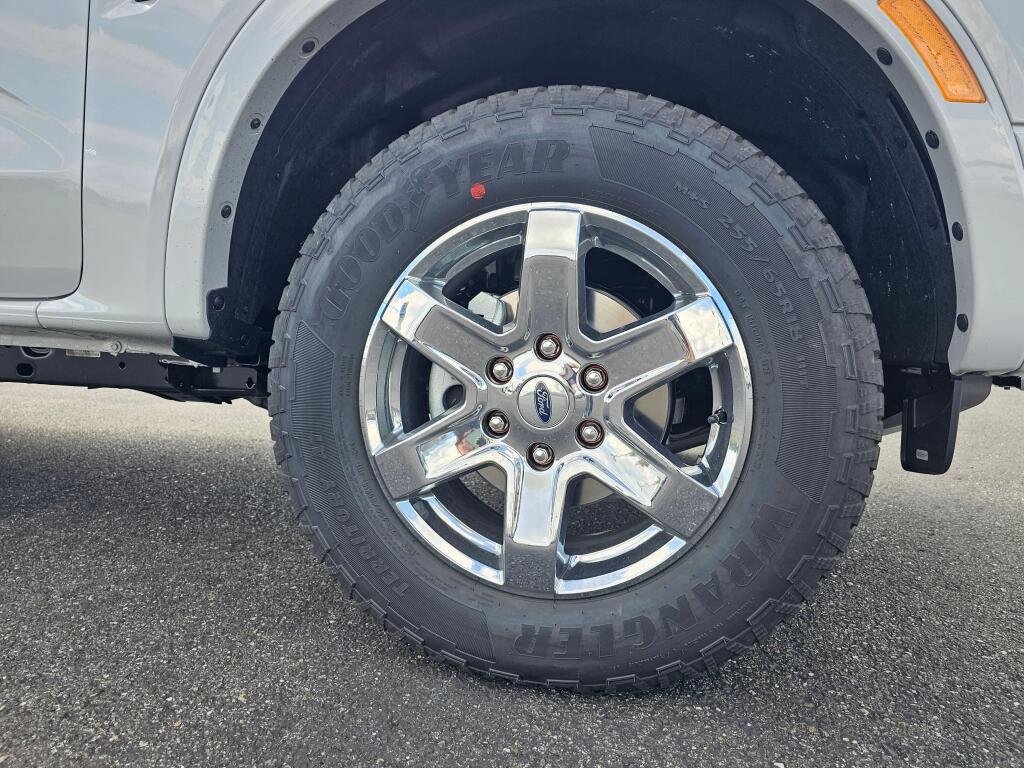 New 2026 Avalanche Ford Lariat® image 9
