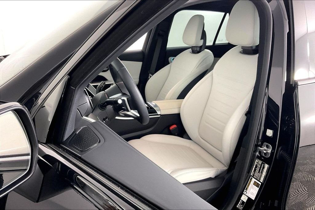 Used 2026 Black Mercedes-Benz GLC 300 image 17