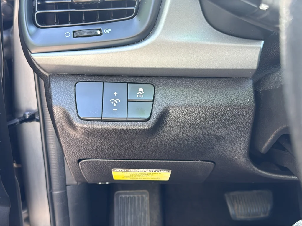 Used 2022 Gray Kia S image 23