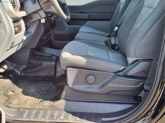 New 2026 Agate Black Metallic Ford F-250® XL image 32