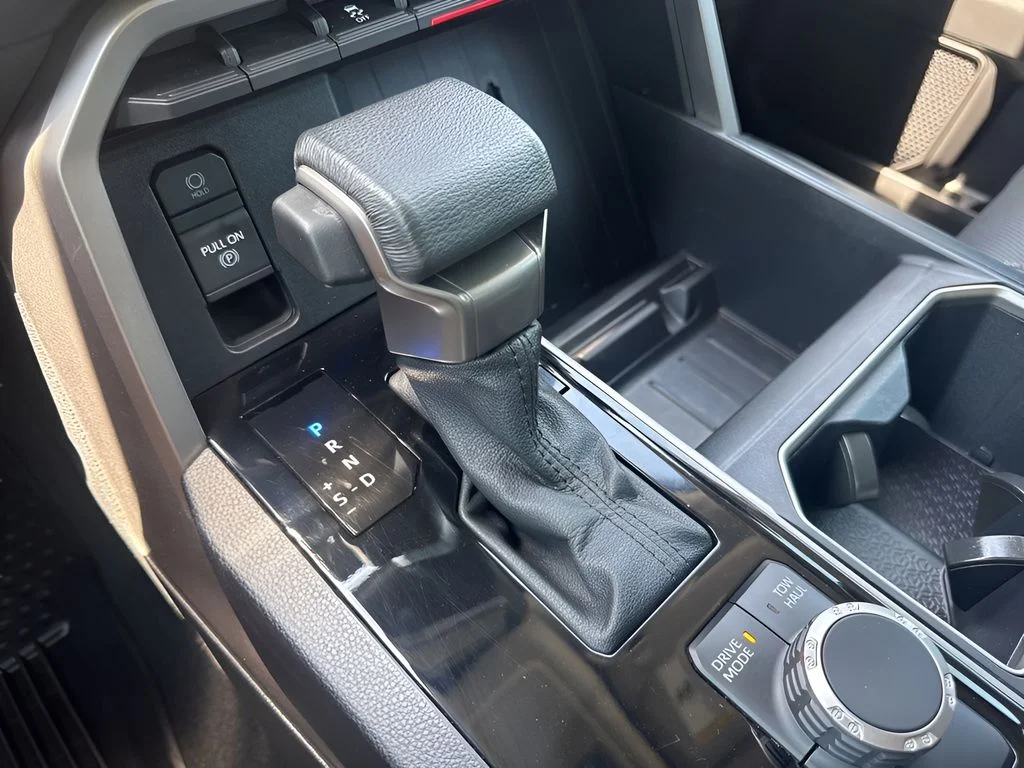 Used 2024  Toyota SR5 image 17
