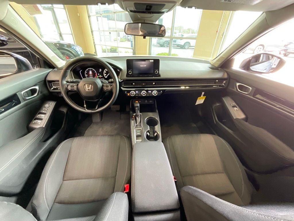 Used 2023  Honda EX image 9
