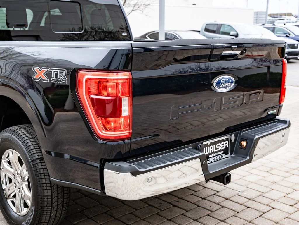 Used 2023 Antimatter Blue Metallic Ford XLT image 19
