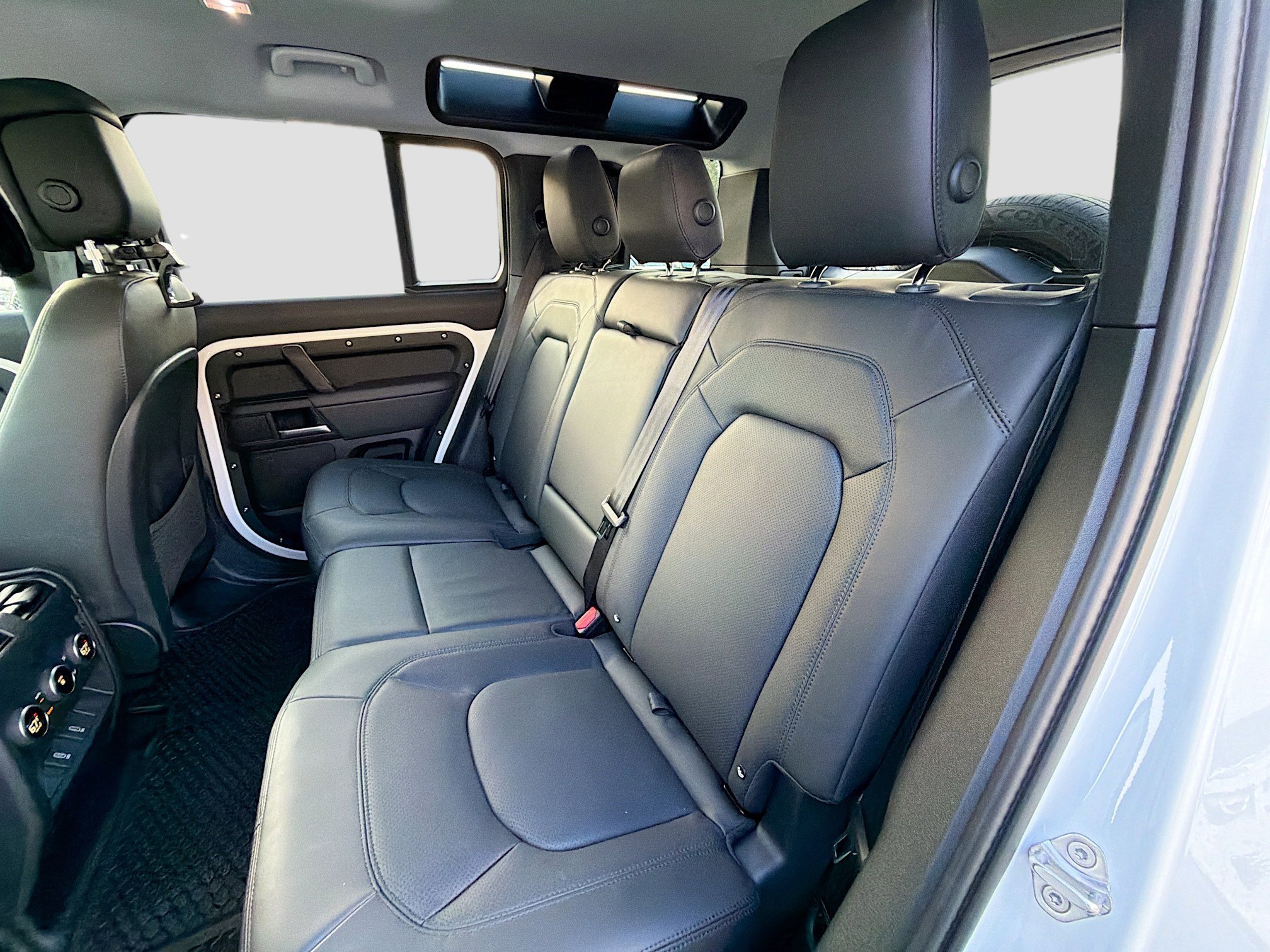 New 2026 Fuji White Land Rover X-Dynamic SE image 20