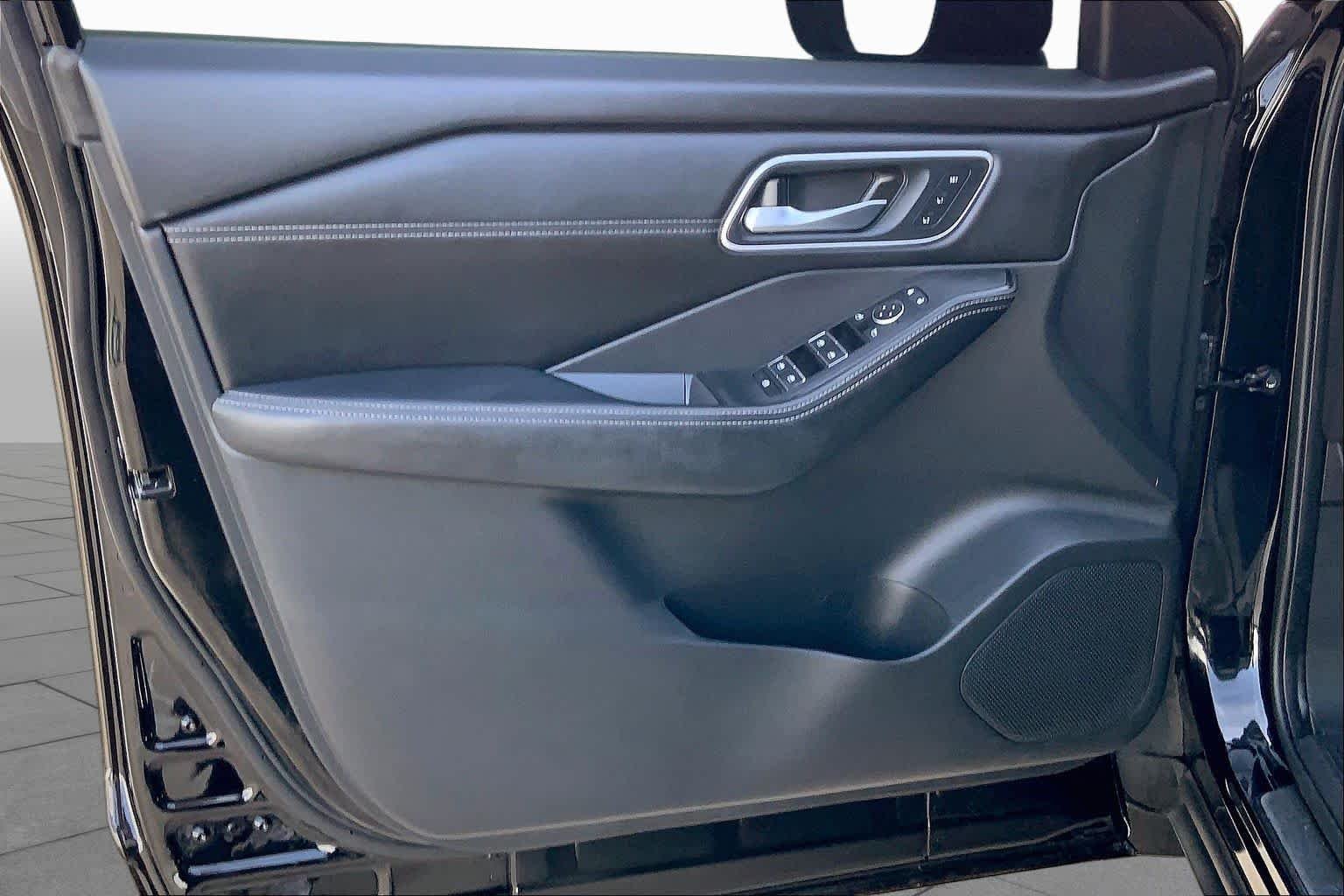 Used 2024 Super Black Nissan Platinum image 22