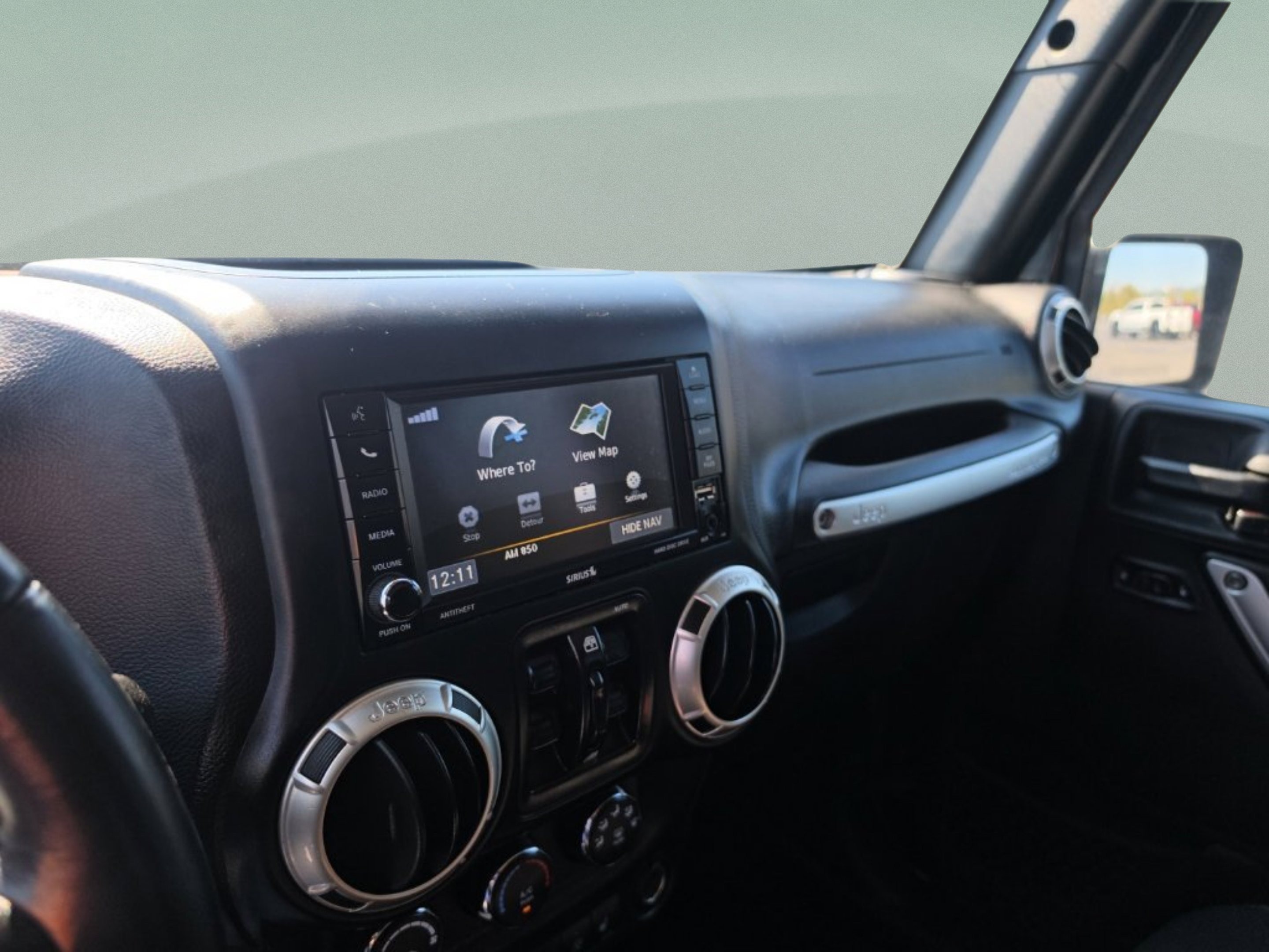 Used 2018 Black Clearcoat Jeep Unlimited Sahara image 14