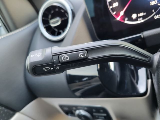 Used 2025 White Mercedes-Benz GLA 250 image 31