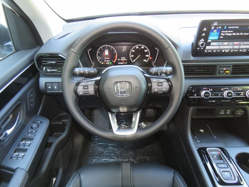 2025 Honda Pilot EX-L - Photo 13