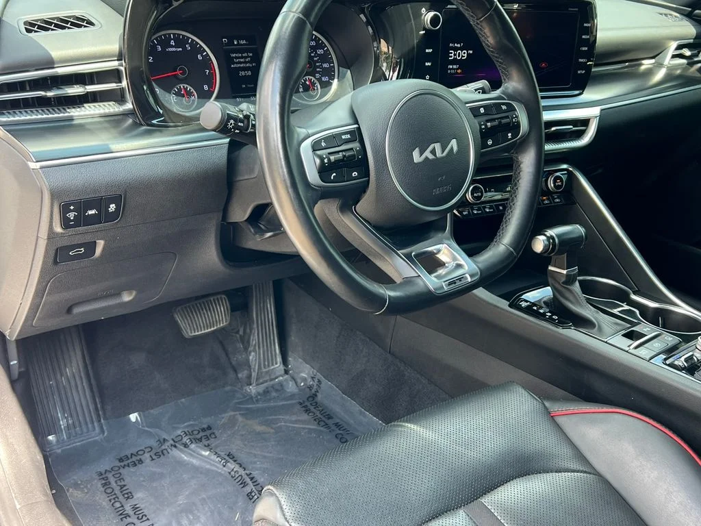 Used 2023 White Kia GT image 18