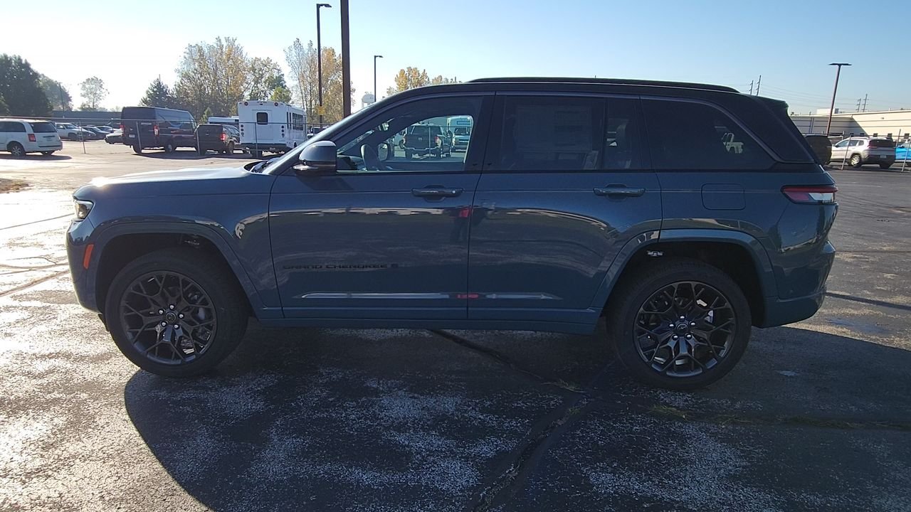 New 2027 Steel Blue Paint Jeep Summit image 5