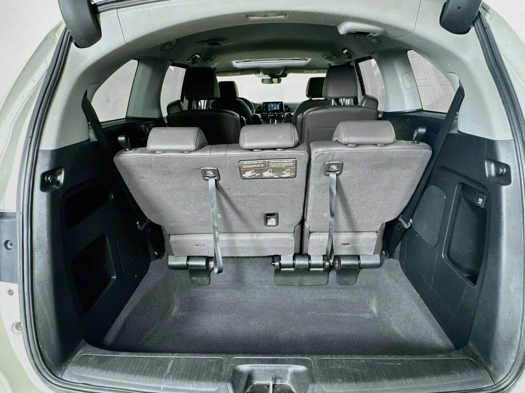 Certified Used 2018 White Honda EX-L image 34