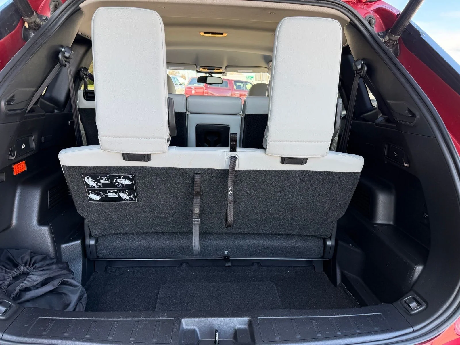 Used 2024 Silver Mitsubishi SEL image 29