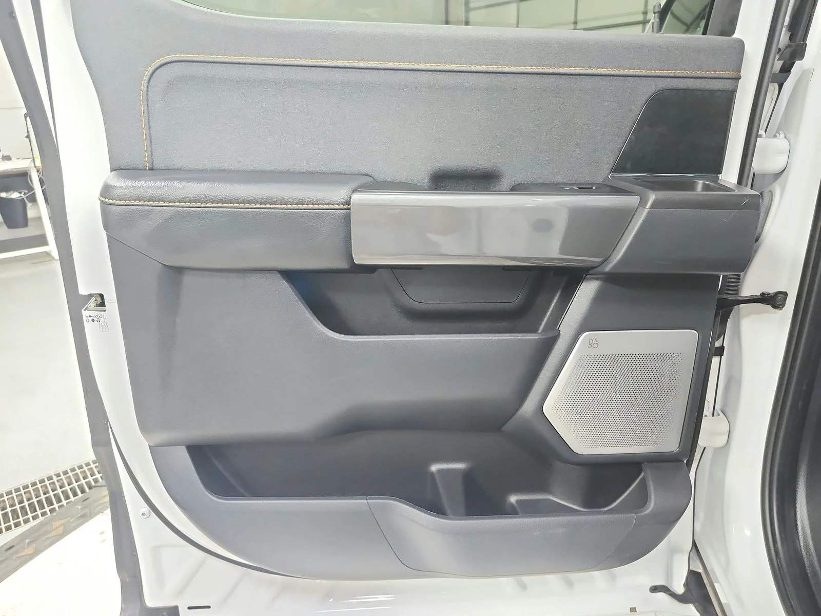 Used 2022 Oxford White Ford Tremor image 39