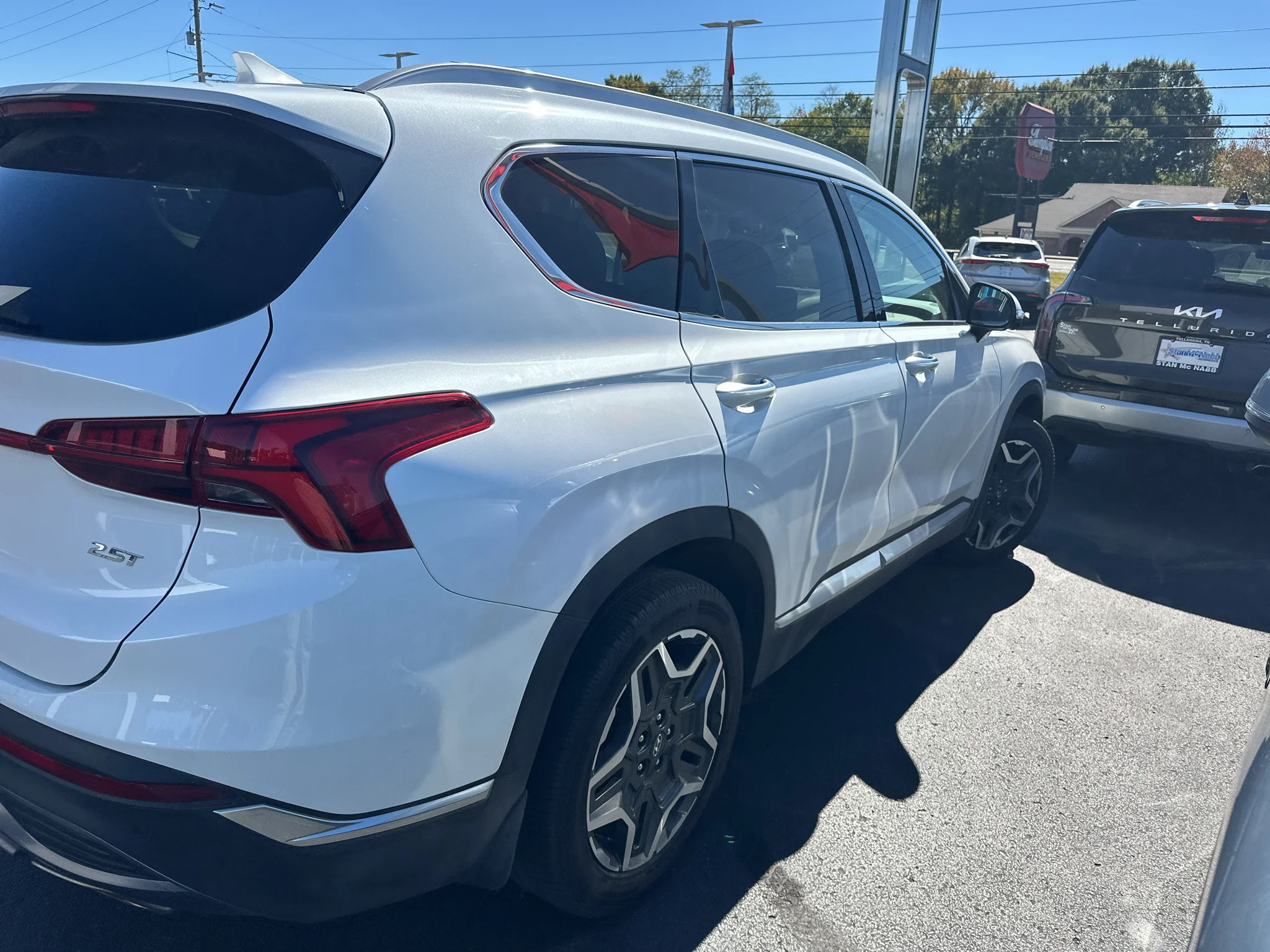 Used 2022 White Hyundai Limited image 3