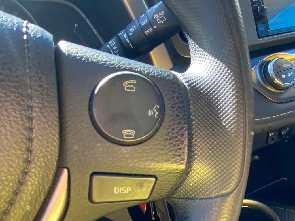 Used 2014 Gray Toyota XLE image 25