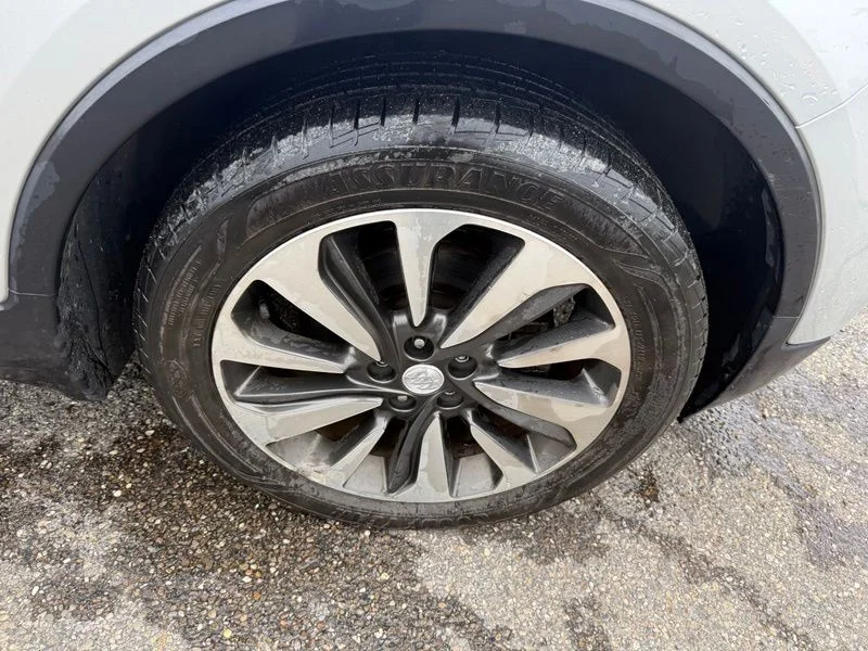 Used 2017 Silver Buick Preferred II image 15