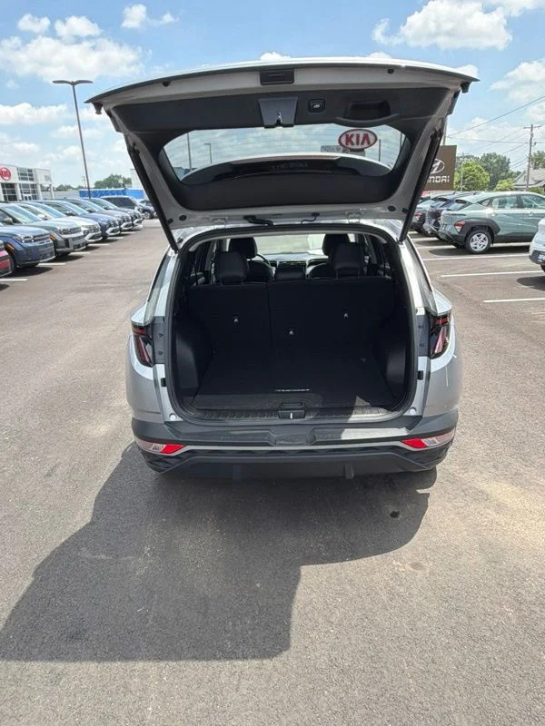 Used 2023 Silver Hyundai SEL image 14