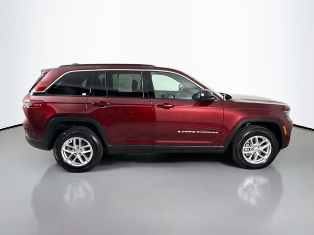Used 2025 Red Jeep Laredo X image 8